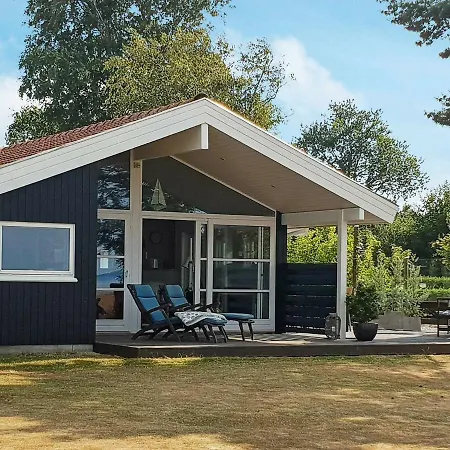 6 Person Holiday In