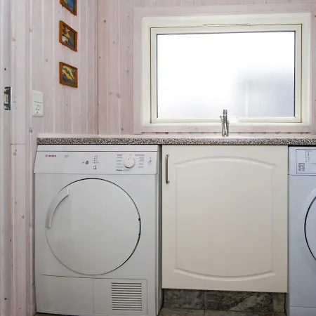 6 Person Holiday In Prázdninový dům