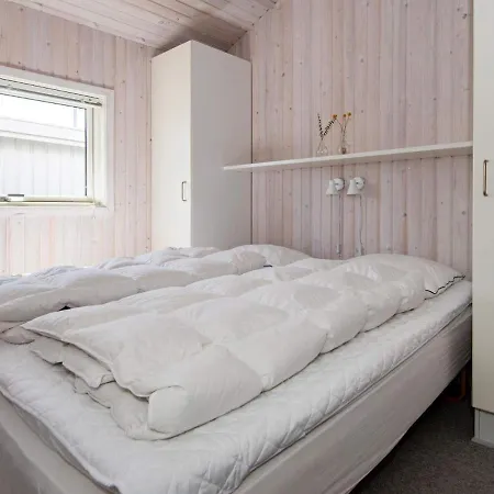 6 Person Holiday In *