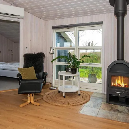 6 Person Holiday In